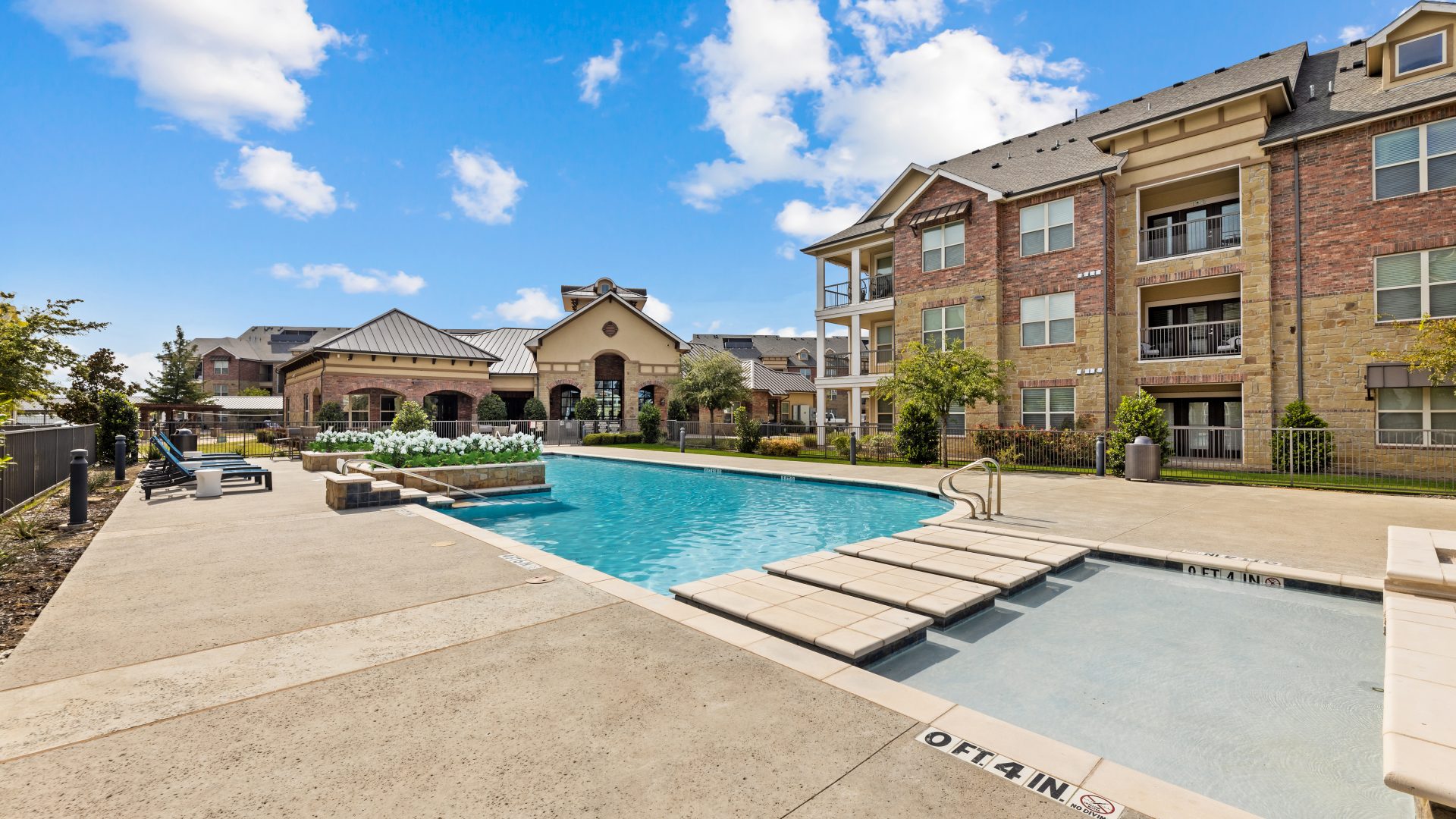 luxury apartments for rent in burleson, tx, apartments for rent in Burleson, TX, One bedroom apartments for rent in Burleson, Tx. Two bedroom apartments for rent in Burleson, TX, Three bedroom apartments for rent in Burleson, TX. Brand new apartments for rent in burleson, tx.